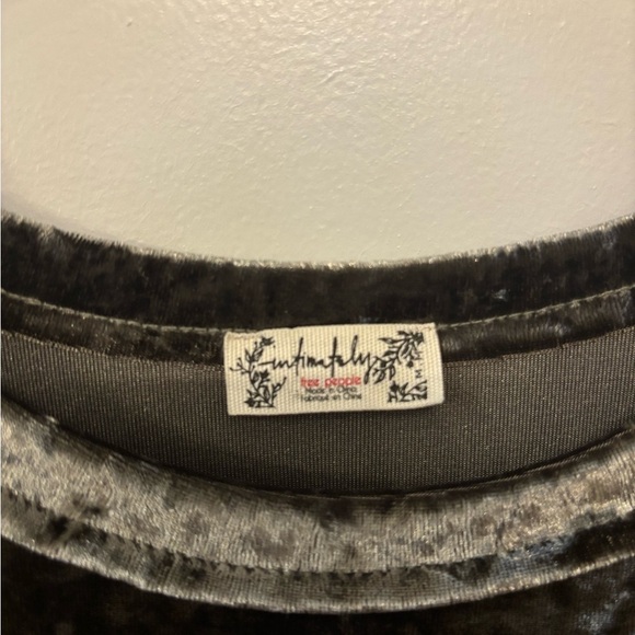 Intimately Free People green crushed velvet teddy baby tee size M - Picture 7 of 8